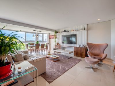 Apartamento Garden à venda com 3 dormitórios, 150m² e 2 vagas no bairro Cristal, Zona Sul de Porto Alegre