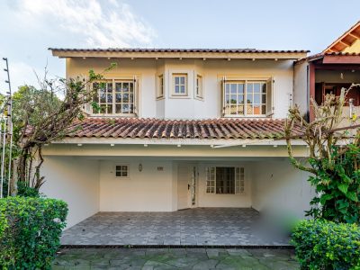 Casa à venda com 3 dormitórios, 209m² e 2 vagas no bairro Ipanema, Zona Sul de Porto Alegre