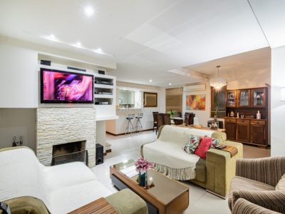 Casa em Condomínio à venda com 3 dormitórios, 169m² e 3 vagas no bairro Hípica, Zona Sul de Porto Alegre