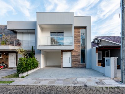 Casa em Condomínio à venda com 4 dormitórios, 168m² e 3 vagas no bairro Lagos de Nova Ipanema, Zona Sul de Porto Alegre