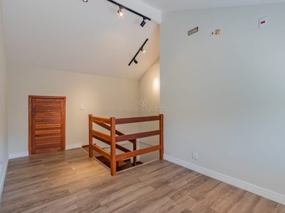 Casa em Condomínio à venda com 2 dormitórios, 99m² e 1 vaga no bairro Aberta dos Morros, Zona Sul de Porto Alegre