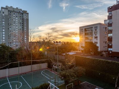 Apartamento à venda com 2 dormitórios, 76m² e 1 vaga no bairro Tristeza, Zona Sul de Porto Alegre