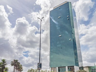 Salas/Conjuntos à venda com 40m² e 1 vaga no bairro Cristal, Zona Sul de Porto Alegre