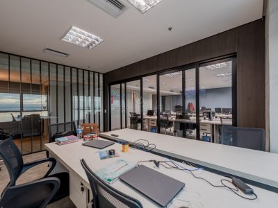 Salas/Conjuntos à venda com 40m² e 1 vaga no bairro Cristal, Zona Sul de Porto Alegre