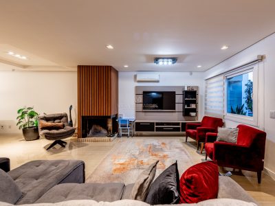 Casa à venda com 3 dormitórios, 163m² e 2 vagas no bairro Hípica, Zona Sul de Porto Alegre