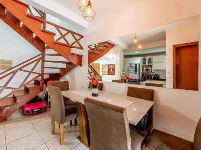 Casa à venda com 2 dormitórios, 125m² e 2 vagas no bairro Aberta dos Morros, Zona Sul de Porto Alegre