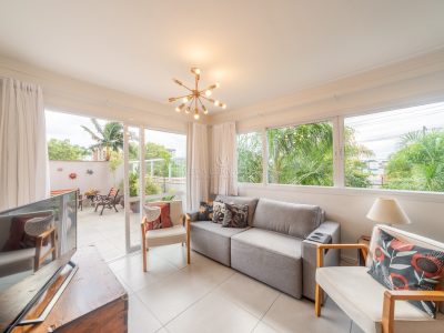 Apartamento Garden à venda com 3 dormitórios, 221m² e 2 vagas no bairro Tristeza em Porto Alegre
