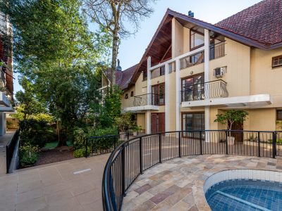 Casa em Condomínio à venda com 3 dormitórios, 179m² e 2 vagas no bairro Tristeza, Zona Sul de Porto Alegre
