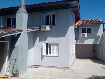 Casa à venda com 3 dormitórios, 285m² e 4 vagas no bairro Ipanema, Zona Sul de Porto Alegre