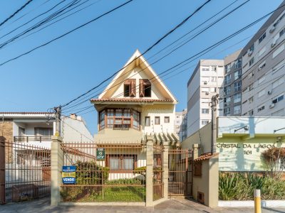 Casa em Condomínio à venda com 4 dormitórios, 246m² e 3 vagas no bairro Cristal, Zona Sul de Porto Alegre