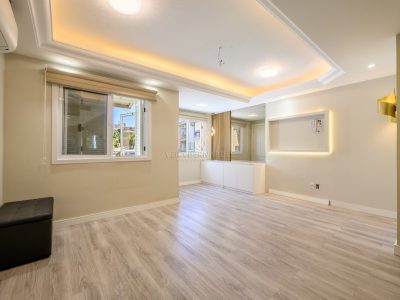 Casa em Condomínio à venda com 3 dormitórios, 147m² e 2 vagas no bairro Vila Nova, Zona Sul de Porto Alegre