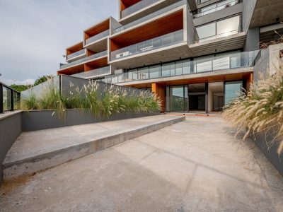 Apartamento Garden à venda com 2 dormitórios, 251m² e 2 vagas no bairro Praia de Belas, Zona Sul de Porto Alegre