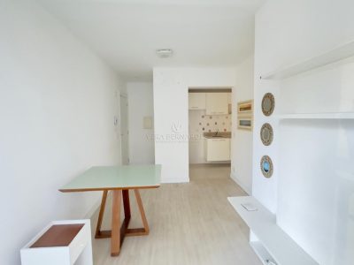 Apartamento à venda com 2 dormitórios, 57m² e 1 vaga no bairro Vila Nova, Zona Sul de Porto Alegre