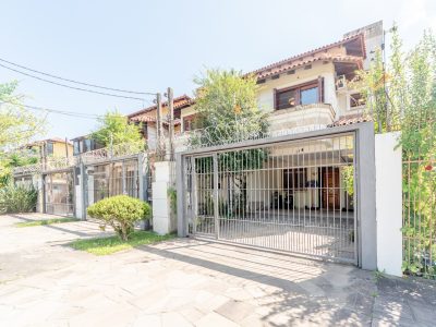 Casa à venda com 3 dormitórios, 175m² e 3 vagas no bairro Ipanema, Zona Sul de Porto Alegre
