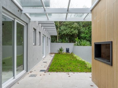 Casa em Condomínio à venda com 3 dormitórios, 210m² e 2 vagas no bairro Lagos de Nova Ipanema, Zona Sul de Porto Alegre