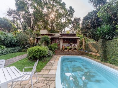 Casa à venda com 3 dormitórios, 209m² e 4 vagas no bairro Jardim Isabel, Zona Sul de Porto Alegre