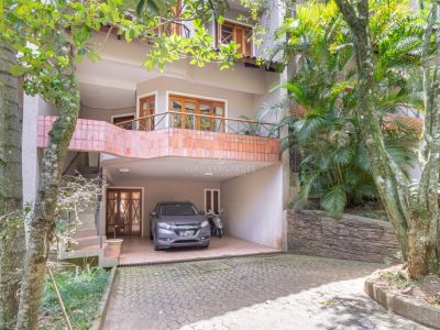 Casa em Condomínio à venda com 3 dormitórios, 300m² e 4 vagas no bairro Jardim Isabel, Zona Sul de Porto Alegre