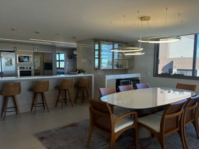 Apartamento à venda com 3 dormitórios, 217m² e 2 vagas no bairro Tristeza, Zona Sul de Porto Alegre