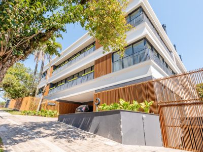 Casa em Condomínio à venda com 3 dormitórios, 220m² e 2 vagas no bairro Menino Deus, Zona Sul de Porto Alegre