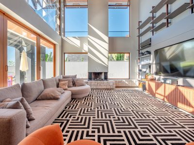 Casa em Condomínio à venda com 5 dormitórios, 608m² e 3 vagas no bairro Terra Ville, Zona Sul de Porto Alegre