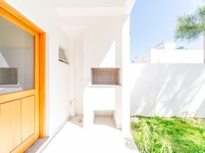 Casa à venda com 3 dormitórios, 126m² e 2 vagas no bairro Guarujá, Zona Sul de Porto Alegre