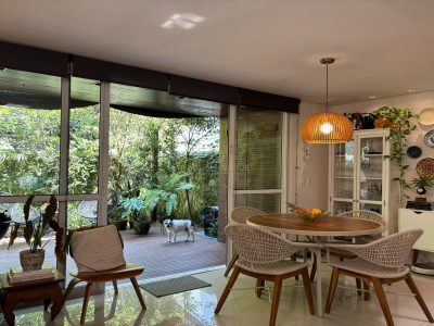 Casa em Condomínio à venda com 3 dormitórios, 170m² e 2 vagas no bairro Ipanema, Zona Sul de Porto Alegre