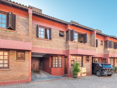 Casa em Condomínio à venda com 3 dormitórios, 173m² e 2 vagas no bairro Pedra Redonda, Zona Sul de Porto Alegre
