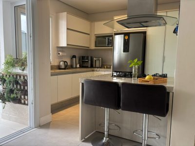 Casa em Condomínio à venda com 3 dormitórios, 212m² e 2 vagas no bairro Lagos de Nova Ipanema, Zona Sul de Porto Alegre