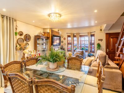 Casa em Condomínio à venda com 3 dormitórios, 177m² e 2 vagas no bairro Ipanema, Zona Sul de Porto Alegre