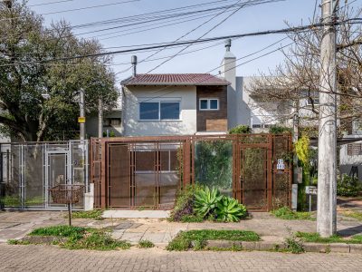 Casa à venda com 3 dormitórios, 170m² e 2 vagas no bairro Lagos de Nova Ipanema, Zona Sul de Porto Alegre