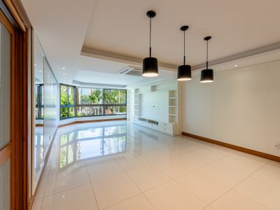 Apartamento à venda com 3 dormitórios, 156m² e 4 vagas no bairro Tristeza, Zona Sul de Porto Alegre