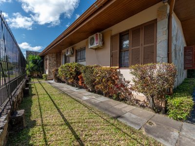 Casa à venda com 3 dormitórios, 180m² e 2 vagas no bairro Ipanema, Zona Sul de Porto Alegre
