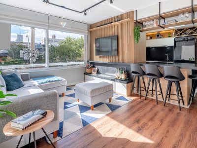 Apartamento à venda com 2 dormitórios, 70m² e 1 vaga no bairro Menino Deus em Porto Alegre