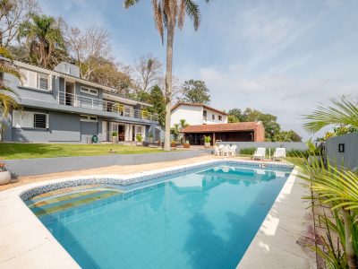 Casa à venda com 5 dormitórios, 312m² e 5 vagas no bairro Vila Conceição, Zona Sul de Porto Alegre