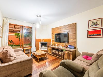 Casa em Condomínio à venda com 4 dormitórios, 176m² e 2 vagas no bairro Tristeza, Zona Sul de Porto Alegre