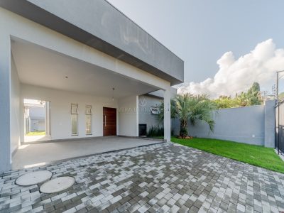 Casa Térrea à venda com 3 dormitórios, 200m² e 4 vagas no bairro Ipanema, Zona Sul de Porto Alegre