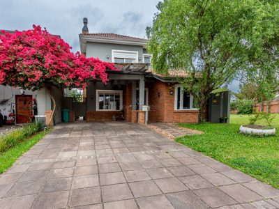 Casa em Condomínio à venda com 4 dormitórios, 201m² e 6 vagas no bairro Terra Ville, Zona Sul de Porto Alegre