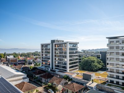Apartamento à venda com 2 dormitórios, 69m² e 1 vaga no bairro Tristeza, Zona Sul de Porto Alegre