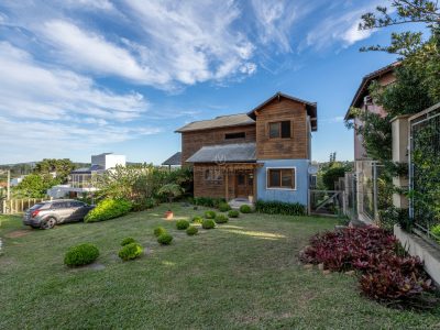 Casa em Condomínio à venda com 3 dormitórios, 184m² e 4 vagas no bairro Vila Nova, Zona Sul de Porto Alegre