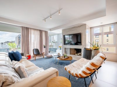 Apartamento à venda com 3 dormitórios, 230m² e 3 vagas no bairro Menino Deus, Zona Sul de Porto Alegre