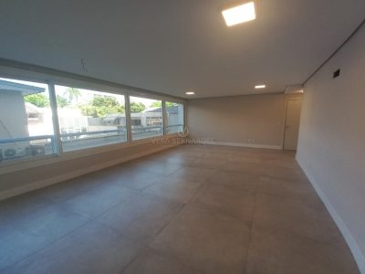 Apartamento à venda com 3 dormitórios, 142m² e 2 vagas no bairro Tristeza, Zona Sul de Porto Alegre