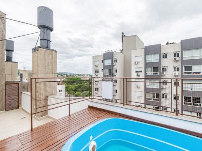 Cobertura à venda com 2 dormitórios, 136m² e 1 vaga no bairro Cristal em Porto Alegre