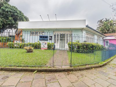 Casa à venda com 3 dormitórios, 221m² e 4 vagas no bairro Tristeza, Zona Sul de Porto Alegre