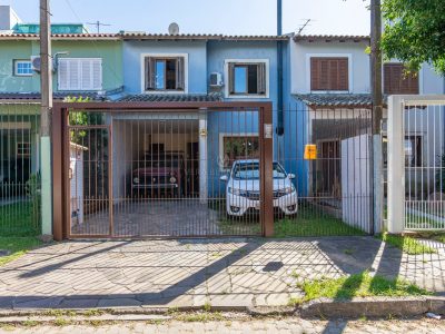 Casa à venda com 3 dormitórios, 111m² e 3 vagas no bairro Hípica, Zona Sul de Porto Alegre