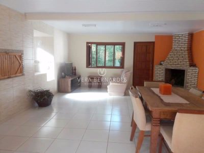 Casa à venda com 3 dormitórios, 277m² e 10 vagas no bairro Ipanema, Zona Sul de Porto Alegre