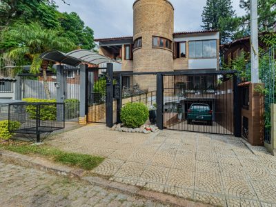 Casa à venda com 3 dormitórios, 279m² e 2 vagas no bairro Jardim Isabel, Zona Sul de Porto Alegre