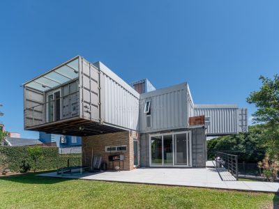 Casa à venda com 3 dormitórios, 315m² e 2 vagas no bairro Teresópolis, Zona Sul de Porto Alegre