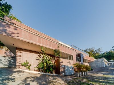 Cobertura à venda com 4 dormitórios, 259m² e 2 vagas no bairro Menino Deus, Zona Sul de Porto Alegre