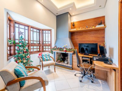 Casa à venda com 3 dormitórios, 148m² e 5 vagas no bairro Imperial Park, Zona Sul de Porto Alegre