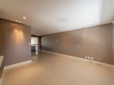 Casa em Condomínio à venda com 4 dormitórios, 210m² e 2 vagas no bairro Tristeza, Zona Sul de Porto Alegre